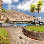 El Palomar Atteserg Castle Harbour *