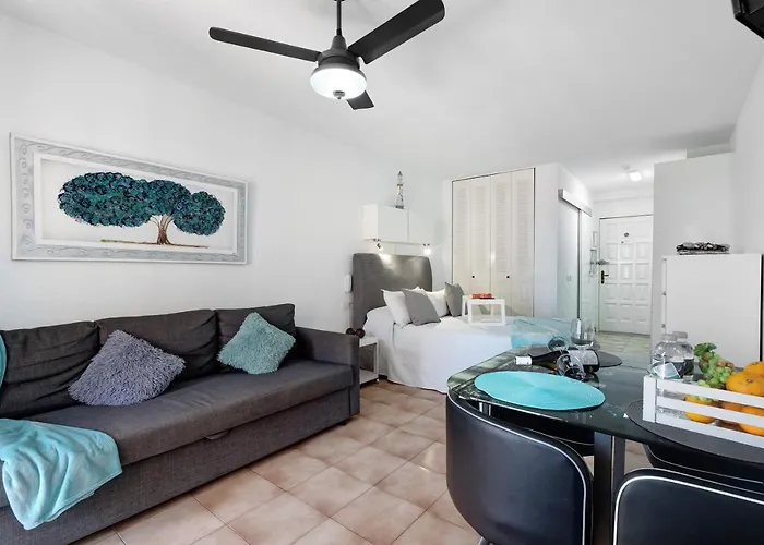 El Palomar Atteserg Castle Harbour