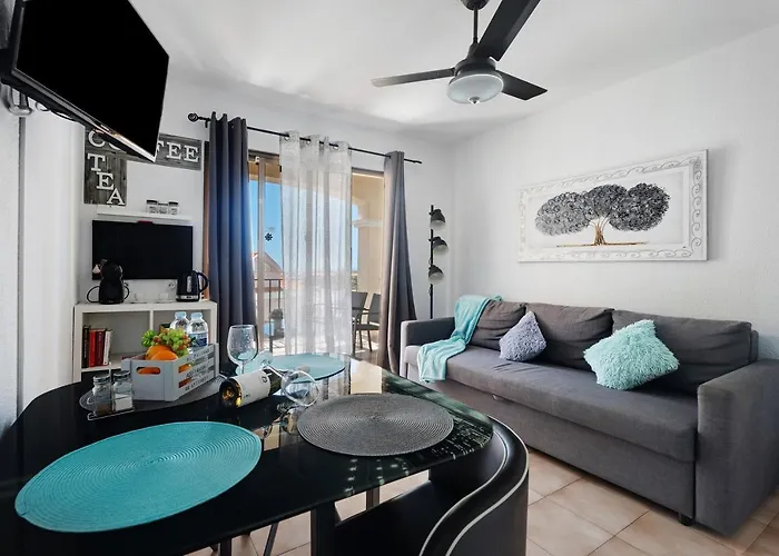 El Palomar Atteserg Castle Harbour Los Cristianos (Tenerife)